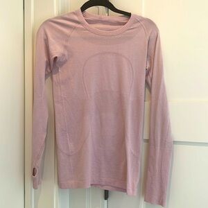 Lululemon along sleeve shirt!